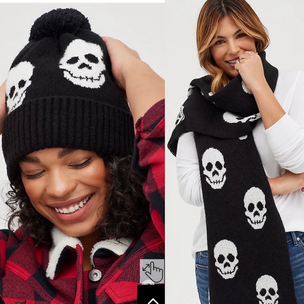 POM BEANIE and SCARF set with akull design